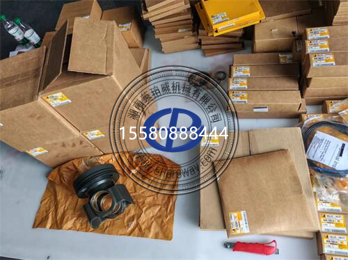 裝載機(jī)動(dòng)力心臟的“呵護(hù)秘籍”：珀金斯柴油機(jī)原裝配件探秘